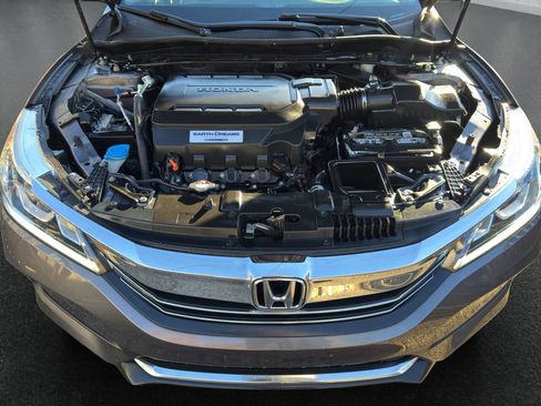 Used 2017 Honda Accord EX-L image 18