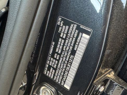 Used 2025 Porsche Macan image 29