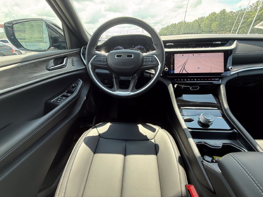 New 2026 Jeep Grand Cherokee Limited w/ Limited Altitude Package AWD/4WD image 8