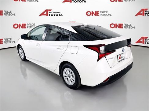 Certified 2019 Toyota Prius LE w/ Preferred Accessory Package image 5