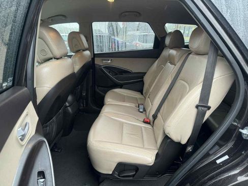 Used 2017 Hyundai Santa Fe SE AWD/4WD image 12