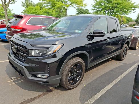 Used 2025 Honda Ridgeline Black Edition image 3