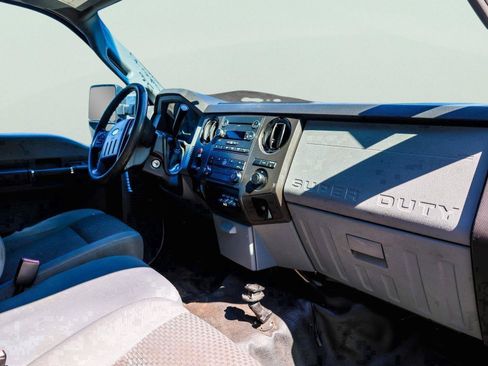 Used 2015 Ford F550 2WD Regular Cab Super Duty image 15