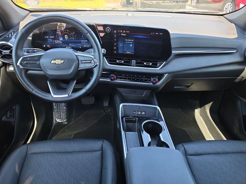 Certified 2025 Chevrolet Equinox LT w/ Convenience Package II FWD image 8