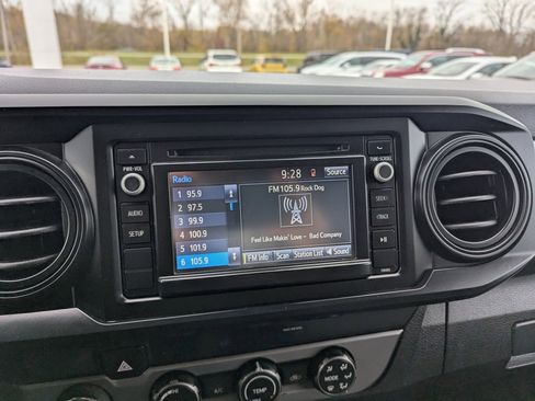 Used 2019 Toyota Tacoma SR w/ SR Convenience Package image 11