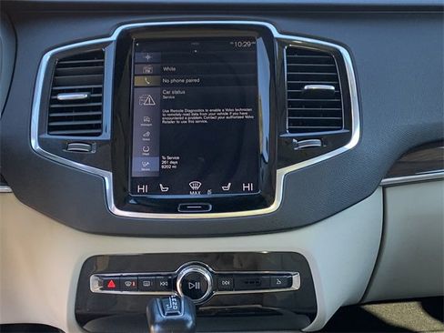 Used 2018 Volvo XC90 T6 Momentum w/ Convenience Package image 24