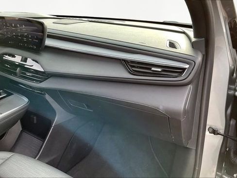 Used 2025 Buick Enclave Sport Touring image 19