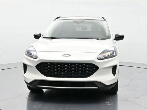 Used 2020 Ford Escape SE Sport image 2
