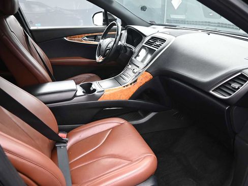 Used 2016 Lincoln MKX Reserve w/ Driver Assistance Package AWD/4WD image 19