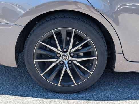 Used 2022 Toyota Camry SE FWD image 10