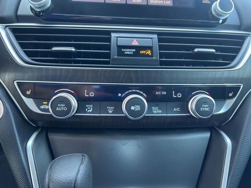 Used 2018 Honda Accord EX image 31