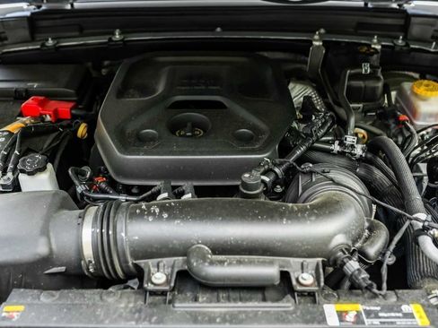 Used 2024 Jeep Wrangler Sport S image 27