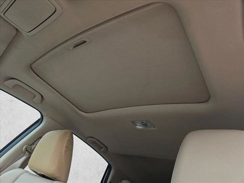 Used 2015 Honda CR-V Touring image 10