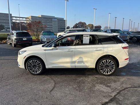 Certified 2022 Lincoln Corsair AWD w/ Premium Package image 4