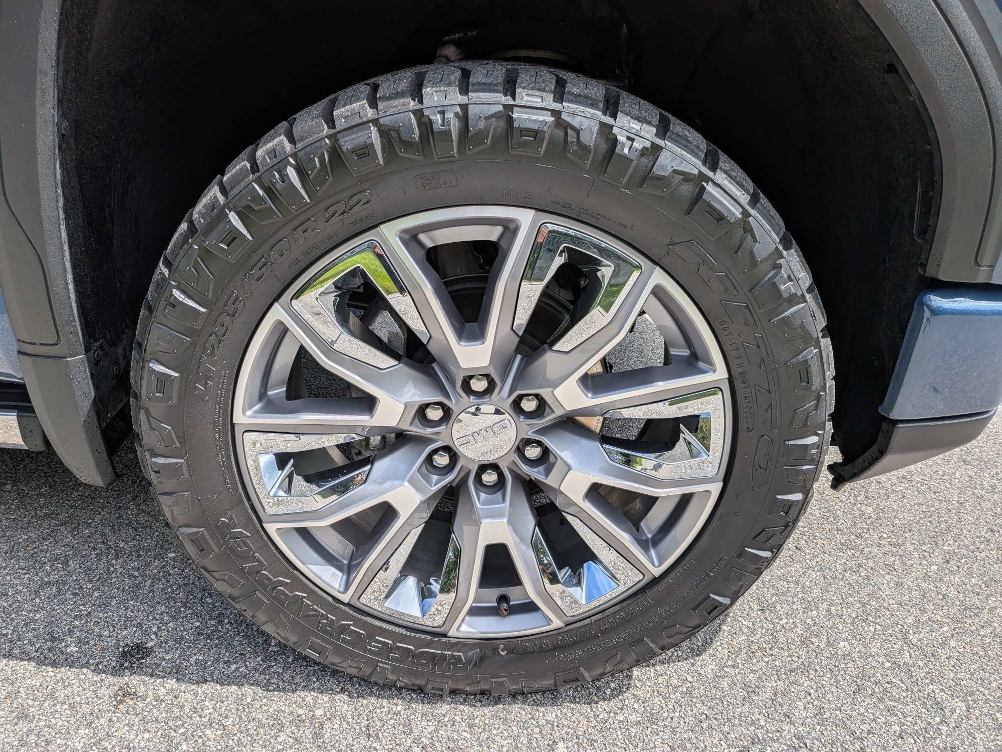 Used 2025 GMC Sierra 1500 Denali AWD/4WD image 12
