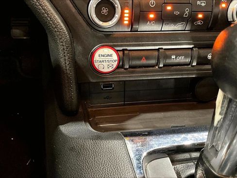 Used 2016 Ford Mustang V6 w/ Equipment Group 051A image 27