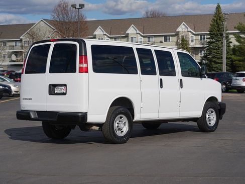 Used 2017 Chevrolet Express 2500 LS RWD image 3