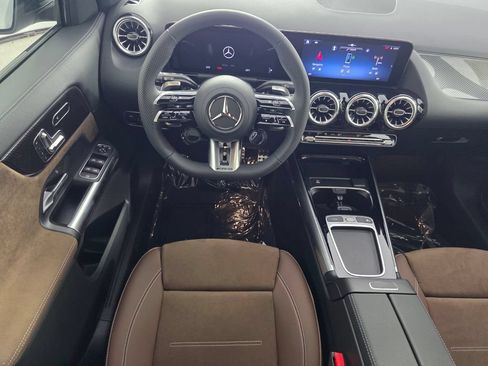 New 2026 Mercedes-Benz GLA 35 AMG 4MATIC image 10