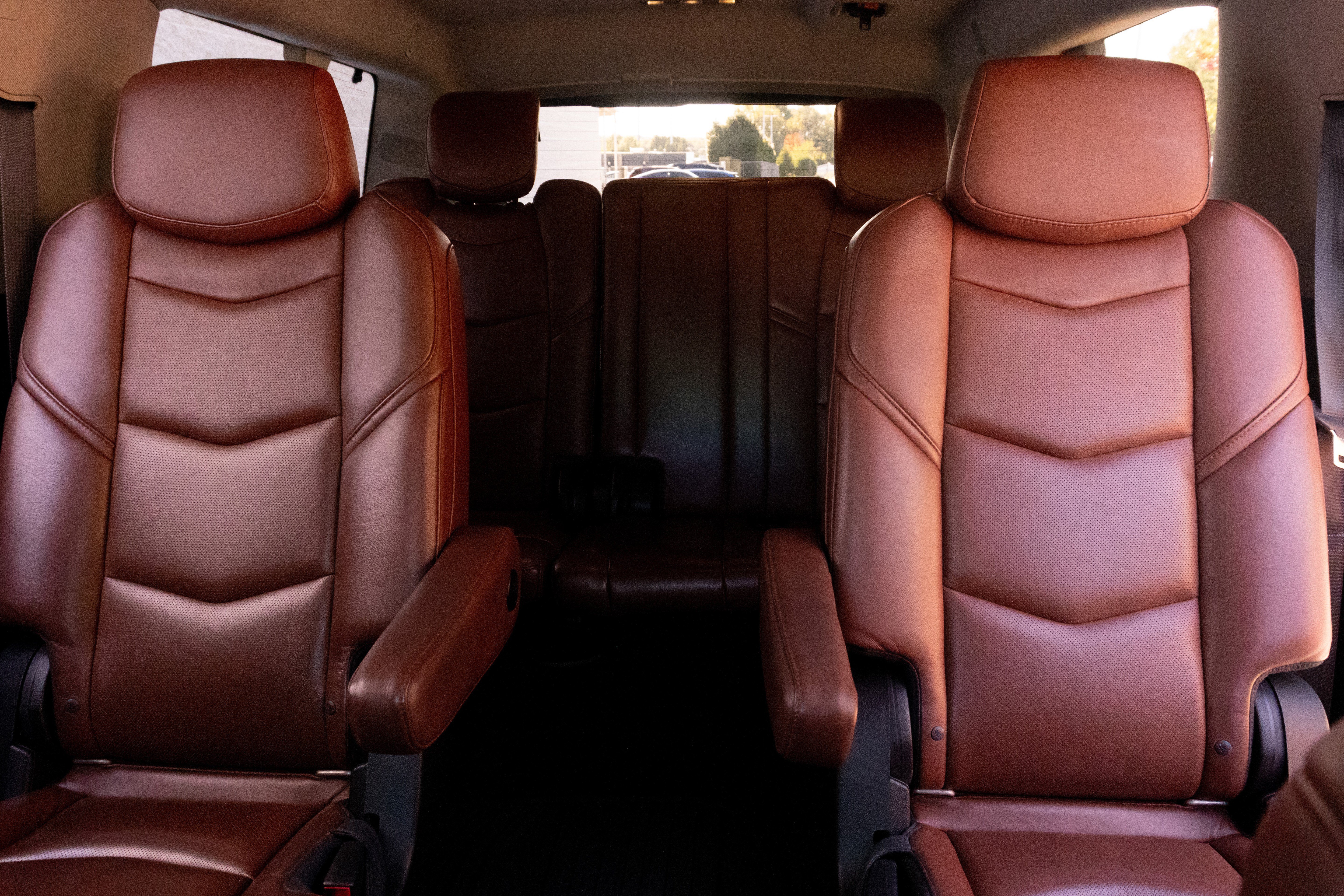 Used 2016 Cadillac Escalade ESV Premium AWD/4WD image 30