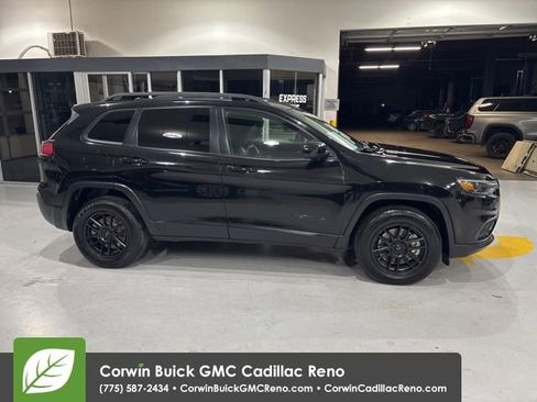 Used 2019 Jeep Cherokee Latitude Plus image 9