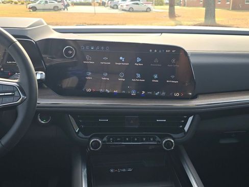 New 2026 Chevrolet Suburban High Country w/ LPO, Illumination Package image 17