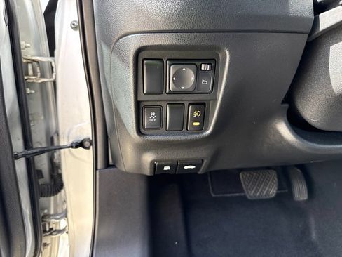 Used 2017 Nissan Juke SV w/ Technology Package FWD image 12