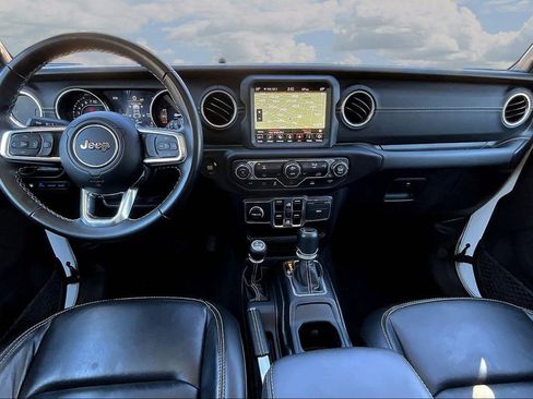 Used 2022 Jeep Wrangler Unlimited Sahara 4xe image 9