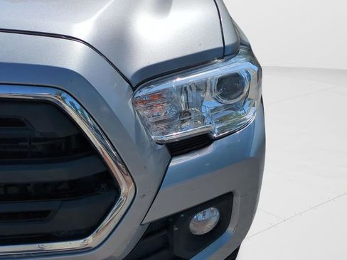 Used 2019 Toyota Tacoma SR5 image 24