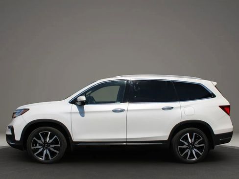Used 2021 Honda Pilot Touring image 4