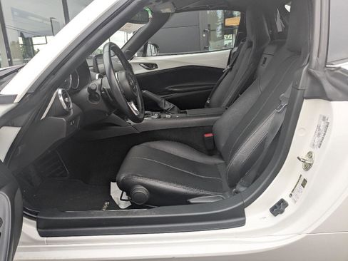 Used 2023 MAZDA MX-5 Miata Grand Touring RWD image 12