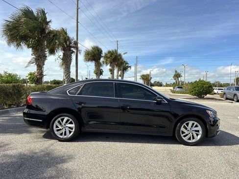 Used 2018 Volkswagen Passat 2.0T SE image 3