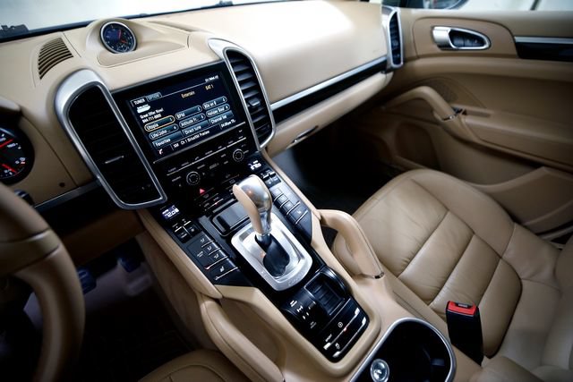Used 2014 Porsche Cayenne AWD/4WD image 8
