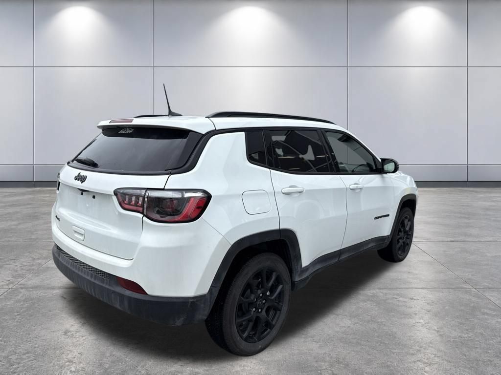 Used 2026 Jeep Compass Latitude AWD/4WD image 5