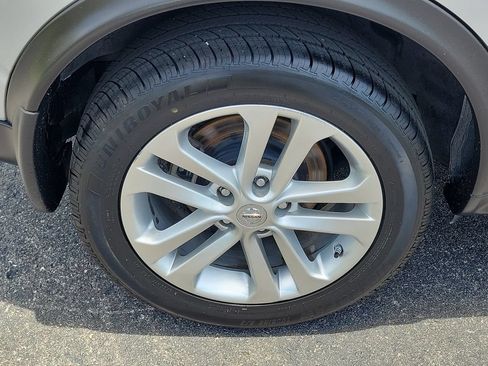 Used 2015 Nissan Juke S FWD image 6
