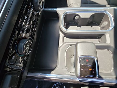 Used 2024 Chevrolet Silverado 1500 LTZ w/ LTZ Premium Package image 24