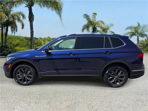 Used 2023 Volkswagen Tiguan SE AWD/4WD image 2