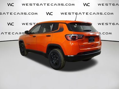 Used 2018 Jeep Compass Sport w/ Mopar Graphics Package image 5