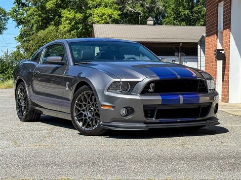 Used 2014 Ford Mustang Shelby GT500 w/ Equipment Group 821A RWD image 31
