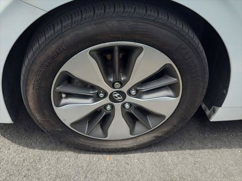 Used 2019 Hyundai Ioniq Limited w/ Ultimate Package 02 FWD image 11