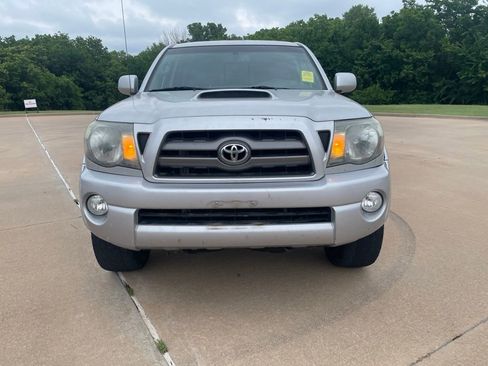 Used 2010 Toyota Tacoma 4x4 Double Cab image 2