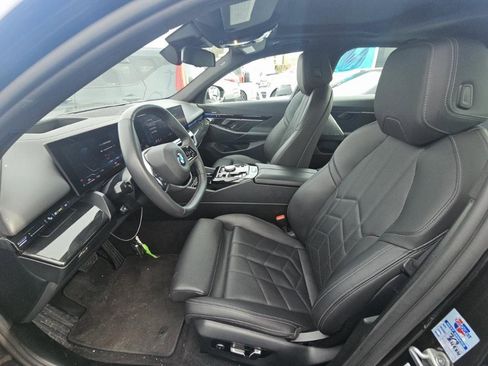 Used 2024 BMW 530i image 4