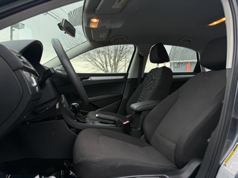 Used 2016 Volkswagen Passat 1.8T S image 8