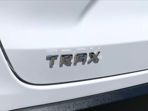 Used 2025 Chevrolet Trax LS image 10