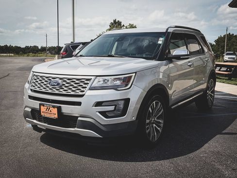 Used 2016 Ford Explorer Platinum AWD/4WD image 21