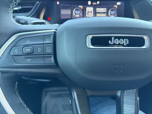 New 2026 Jeep Grand Cherokee Altitude AWD/4WD image 16