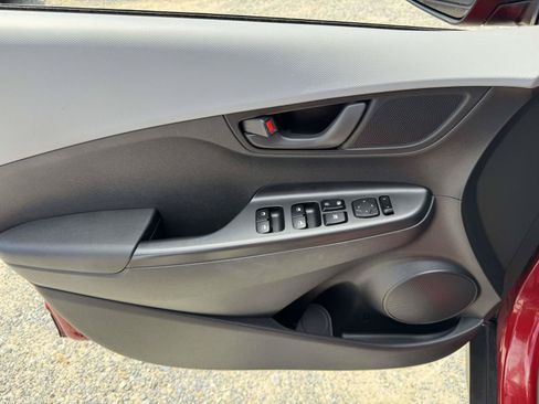 Used 2019 Hyundai Kona SE AWD/4WD image 14