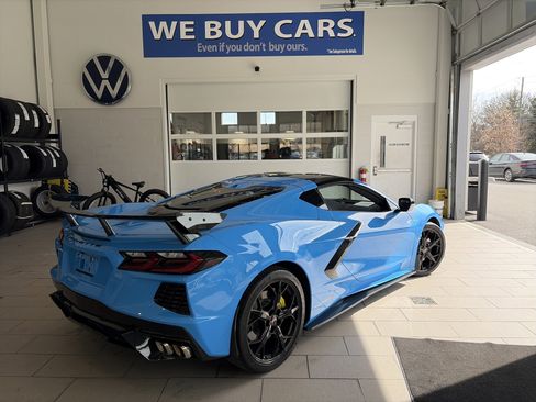 Used 2021 Chevrolet Corvette Stingray Premium Cpe w/ Z51 Performance Package image 4