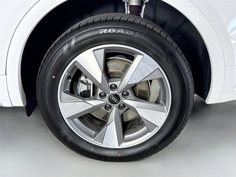 Certified 2023 Audi Q5 2.0T Premium Plus w/ Premium Plus Package image 32