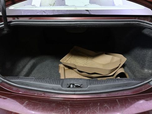 Used 2012 Lincoln MKS AWD image 19