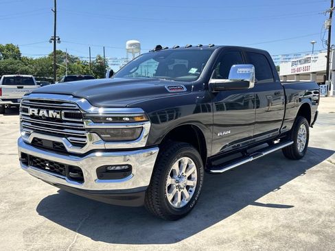New 2026 RAM 2500 Laramie AWD/4WD image 3